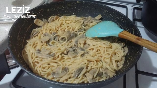 Nefis Kremalı Mantarlı Makarna Tarifi