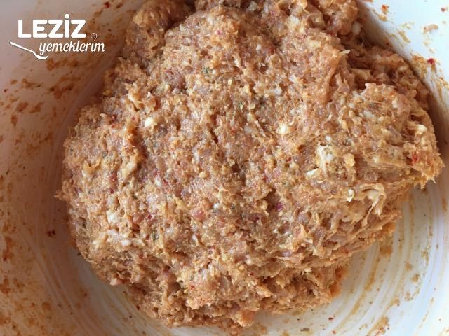 Tavuk Kıyma İle Köfte