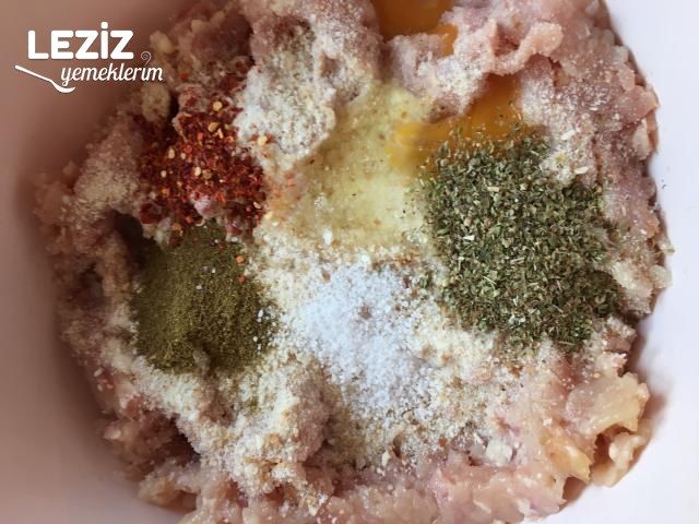 Tavuk Kıyma İle Köfte