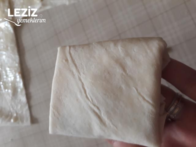Enfes El Açması Gibi Börek