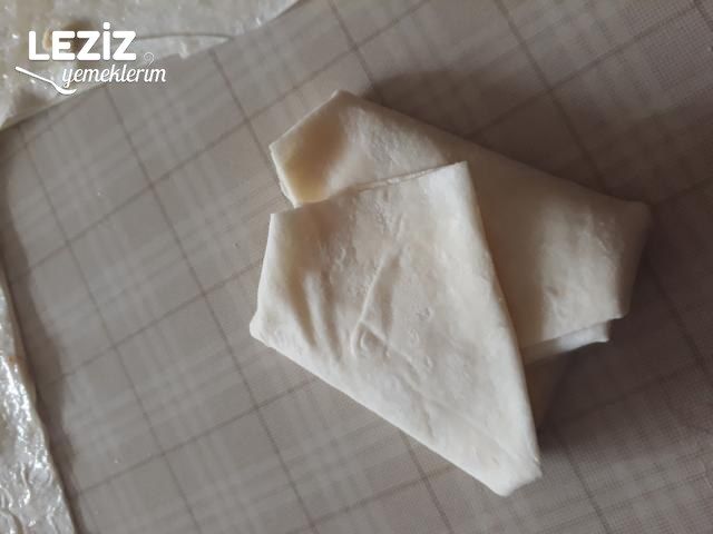 Enfes El Açması Gibi Börek
