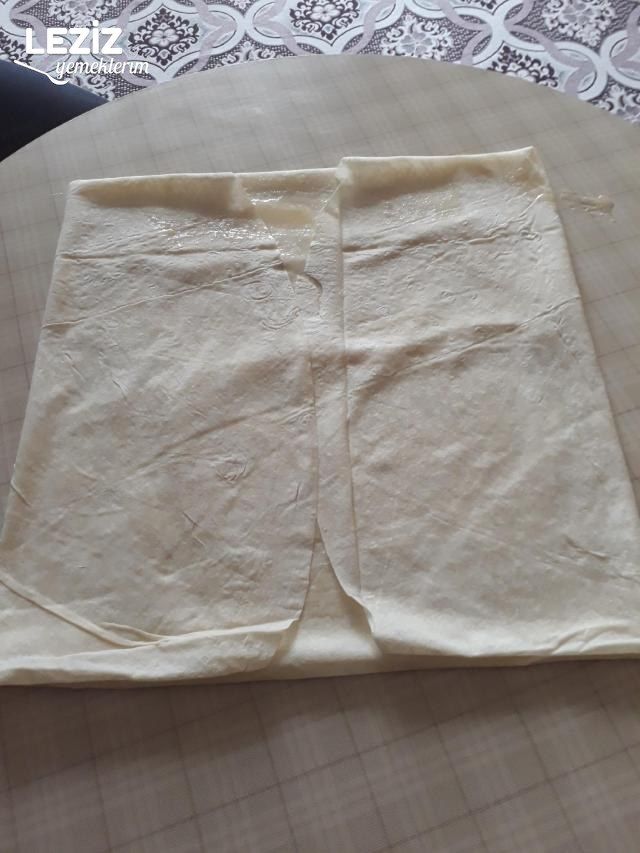 Enfes El Açması Gibi Börek