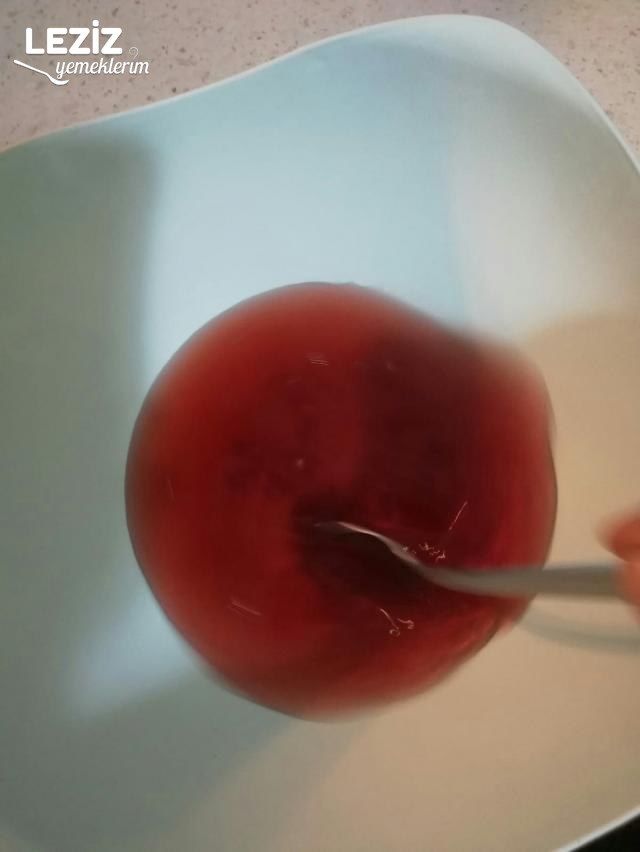 Jöleli Meyve Salatası Tarifi