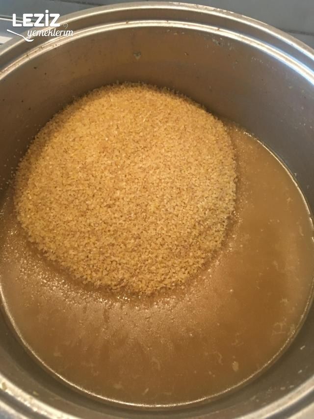 Mercimekli Köftenin Yapılışı