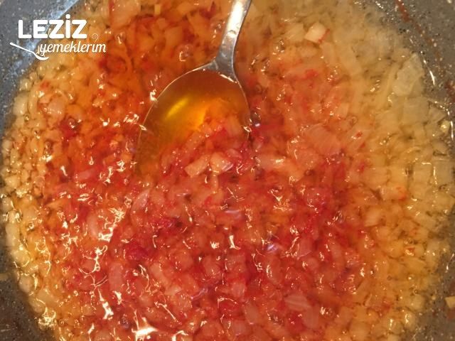 Mercimekli Köftenin Yapılışı