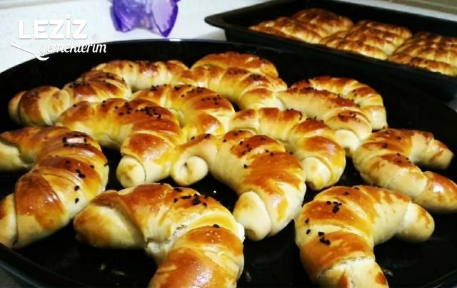 Bıçak İle Şekil Verilen Yumuşacık Şerit Poğaça