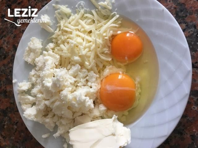 Peynirli Bayat Ekmek Dilimleri