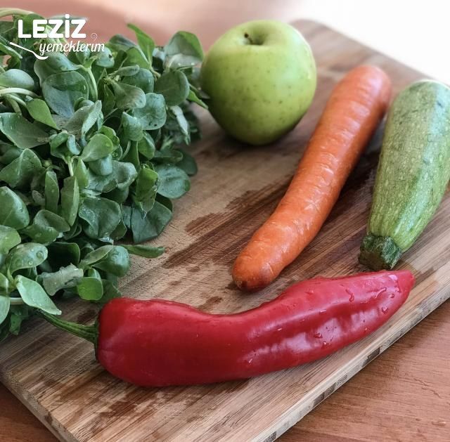 Elmalı Semizotu Salatası