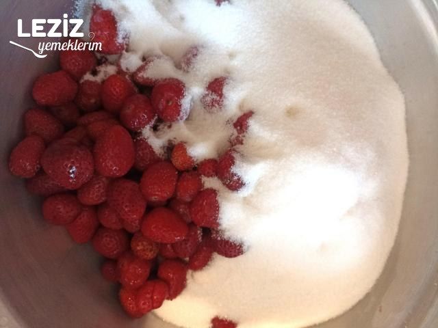 Çilek Reçeli Tarifi