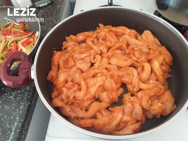 Tavuk Ve Makarna Menüsü