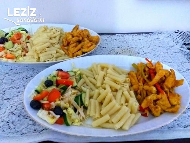 Tavuk Ve Makarna Menüsü