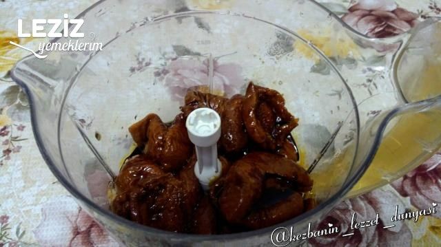 Pekmezli Kurutulmuş Kayısı Marmelatı