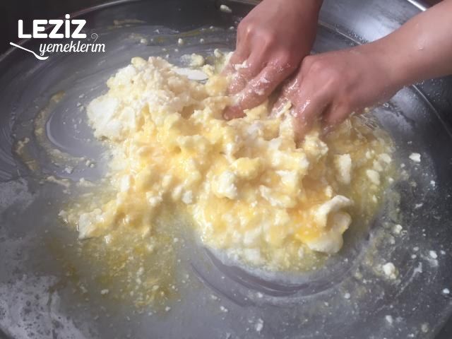 Elmalı Kurabiye (Aşama Fotoğraflı Anlatımıyla)