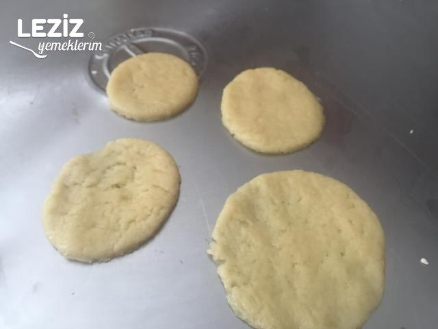 Elmalı Kurabiye (Aşama Fotoğraflı Anlatımıyla)