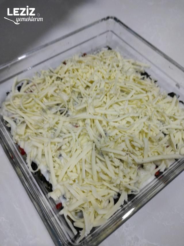 Patates Yatağında Biberli Ispanak