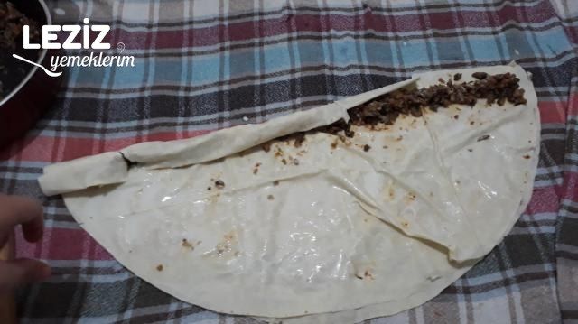 Mantarlı Enfes Börek Tarifi