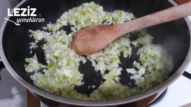 Mantarlı Enfes Börek Tarifi