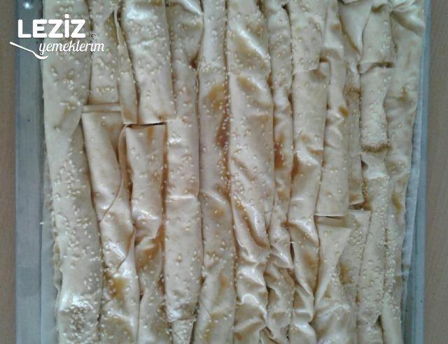 Pazı Sapı İle Börek