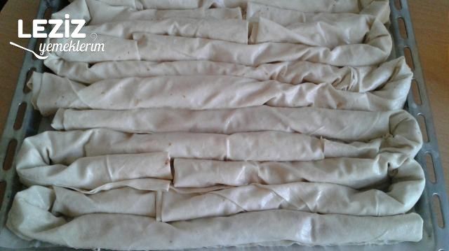 Pazı Sapı İle Börek