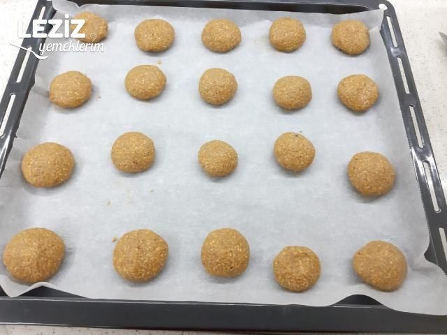 Leziz Susamlı Kurabiye