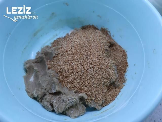 Leziz Susamlı Kurabiye