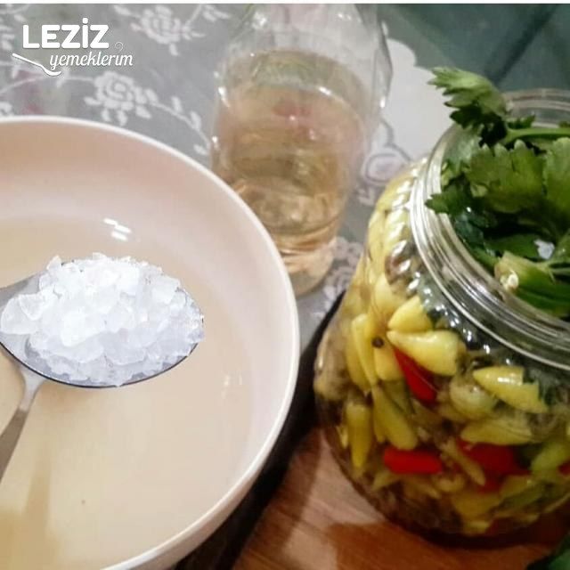 Top Biber Turşusu (Hazırları Aratmayacak Kadar Güzel)