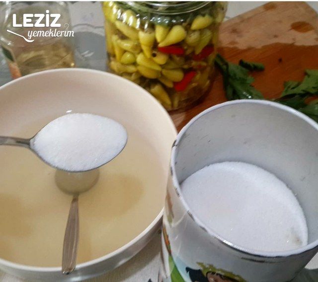 Top Biber Turşusu (Hazırları Aratmayacak Kadar Güzel)