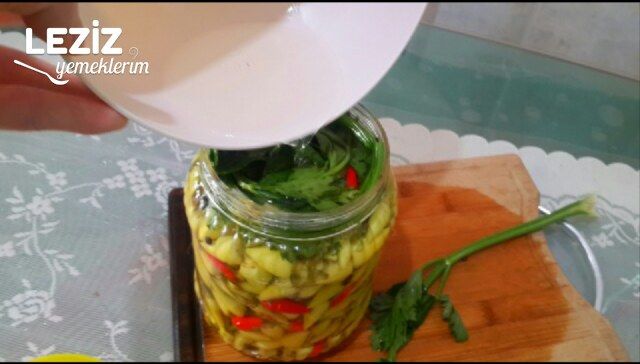 Top Biber Turşusu (Hazırları Aratmayacak Kadar Güzel)