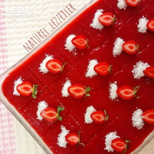 Çilekli Borcam Tatlısı