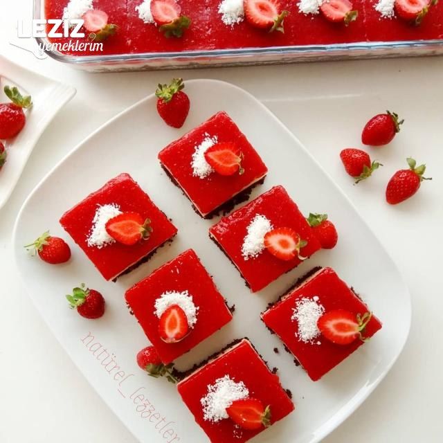 Çilekli Borcam Tatlısı