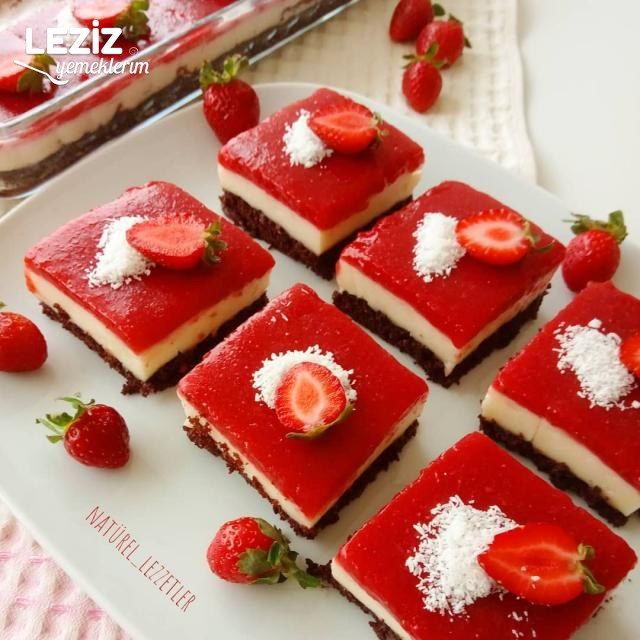 Çilekli Borcam Tatlısı