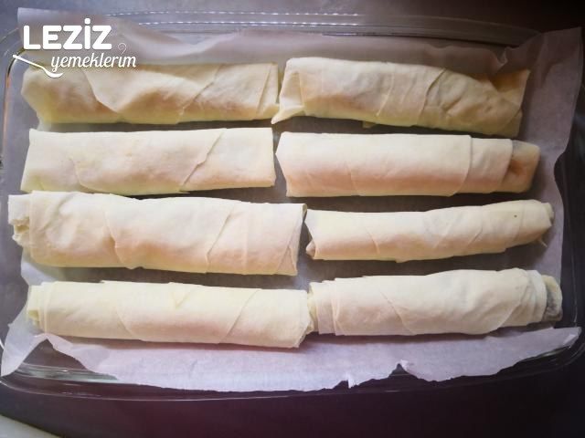 Köz Patlıcanlı Kıymalı Börek