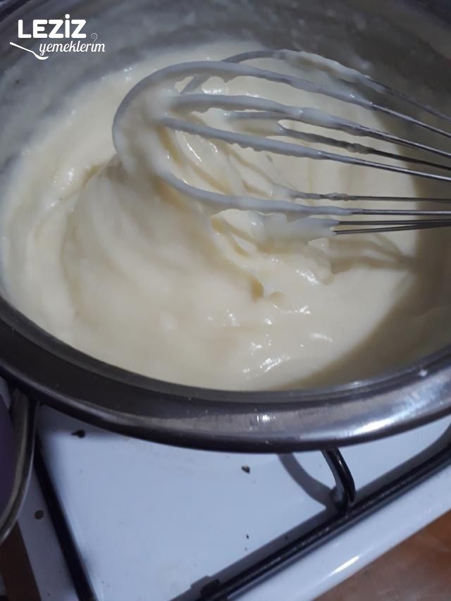 Hem Şerbetli Hem Sütlü Nefis Elma Tatlısı