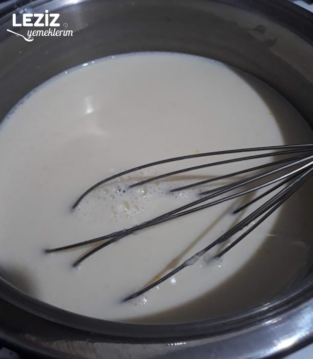 Hem Şerbetli Hem Sütlü Nefis Elma Tatlısı