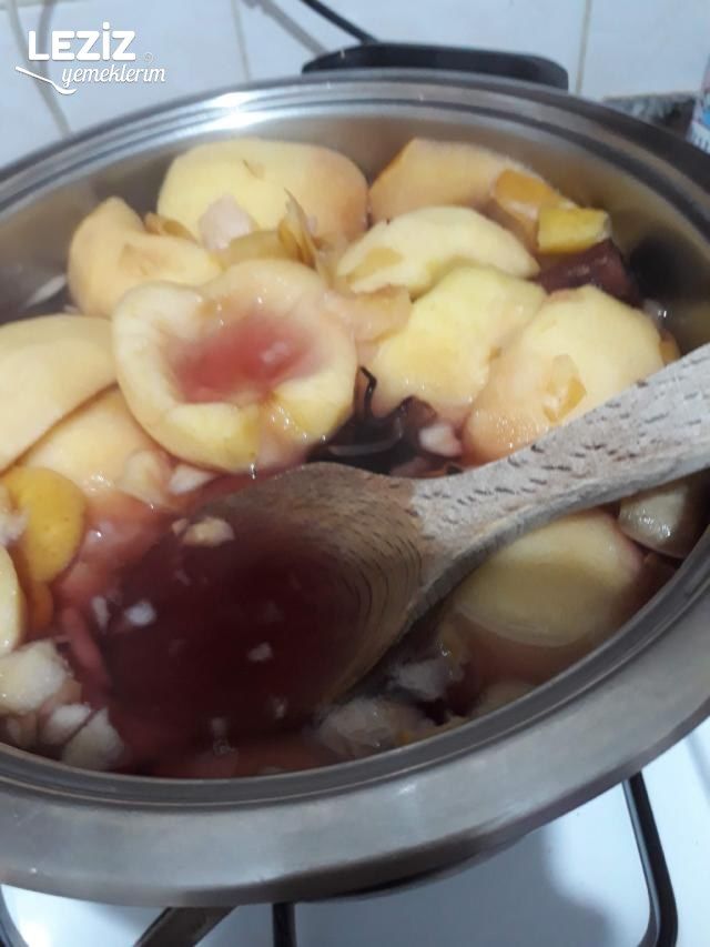 Hem Şerbetli Hem Sütlü Nefis Elma Tatlısı