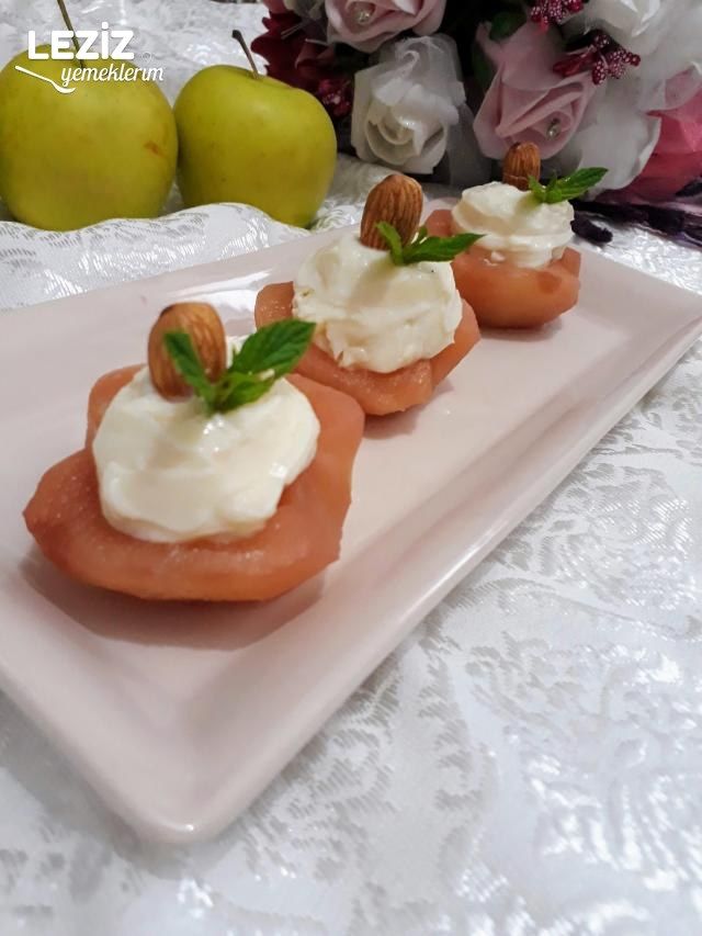 Hem Şerbetli Hem Sütlü Nefis Elma Tatlısı