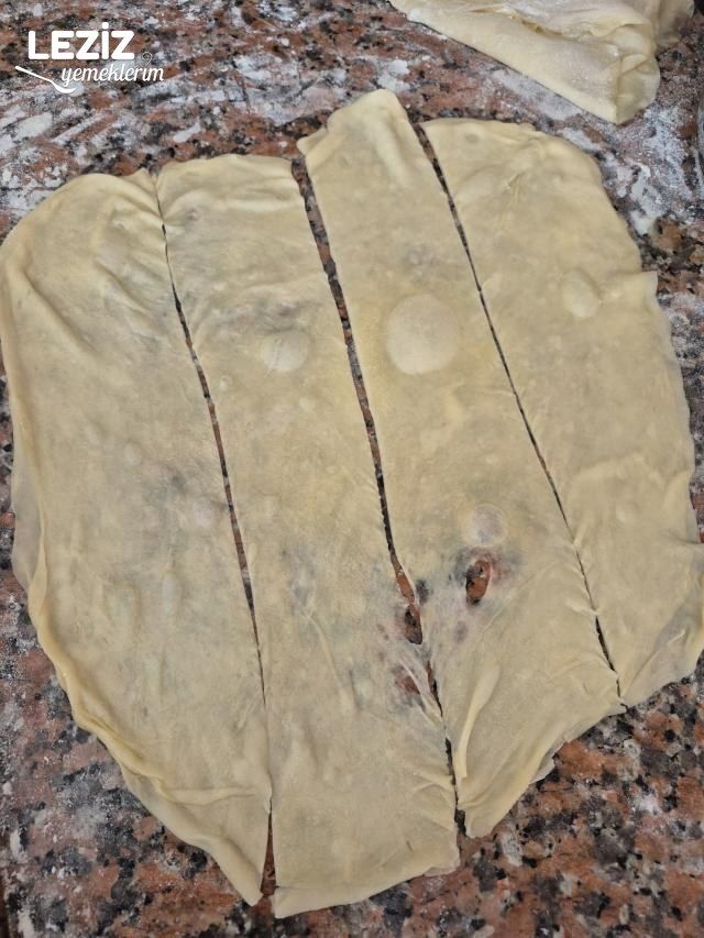 Patatesli Sarma Çörek