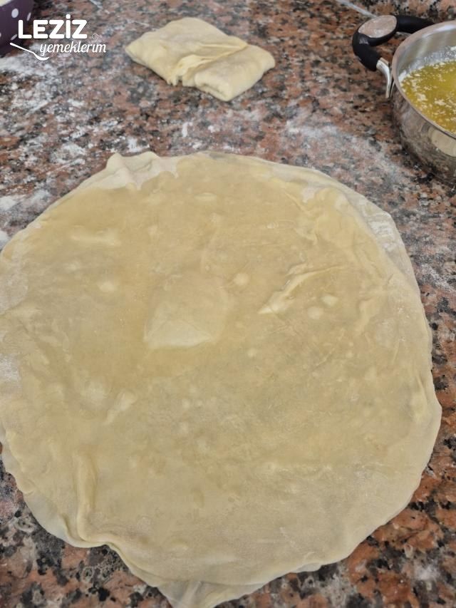 Patatesli Sarma Çörek