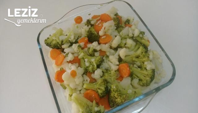 Fırında Beşamel Soslu Tavuklu Sebzeler