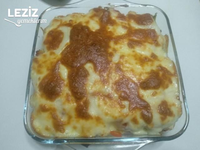 Fırında Beşamel Soslu Tavuklu Sebzeler