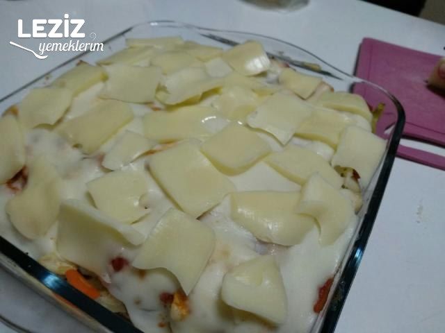 Fırında Beşamel Soslu Tavuklu Sebzeler