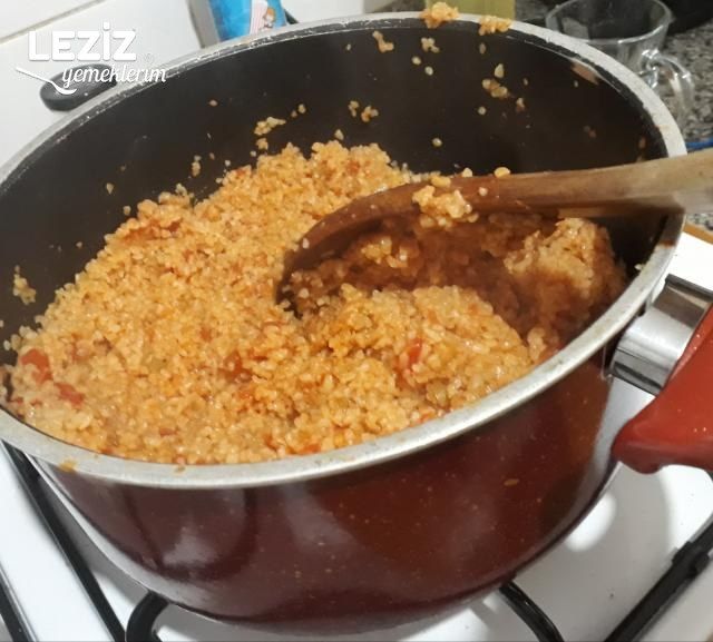 Domatesli Bulgur Pilavı Nasıl Yapılmalı?