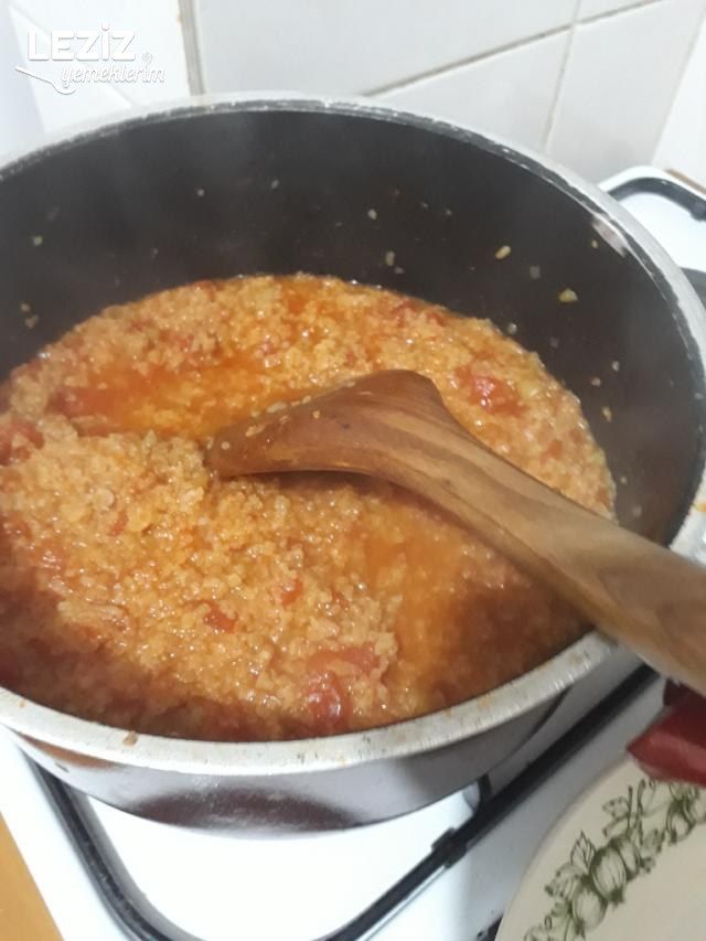Domatesli Bulgur Pilavı Nasıl Yapılmalı?