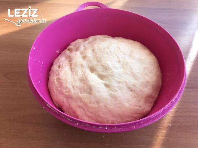 Kek Kalıbında Haşhaşlı Çörek