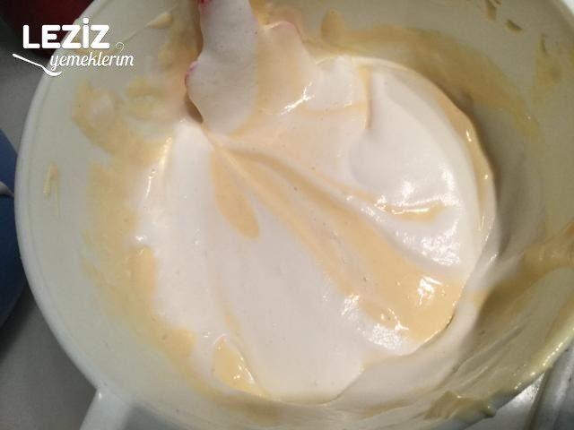 Zürafa Desenli Muzlu Rulo Pasta