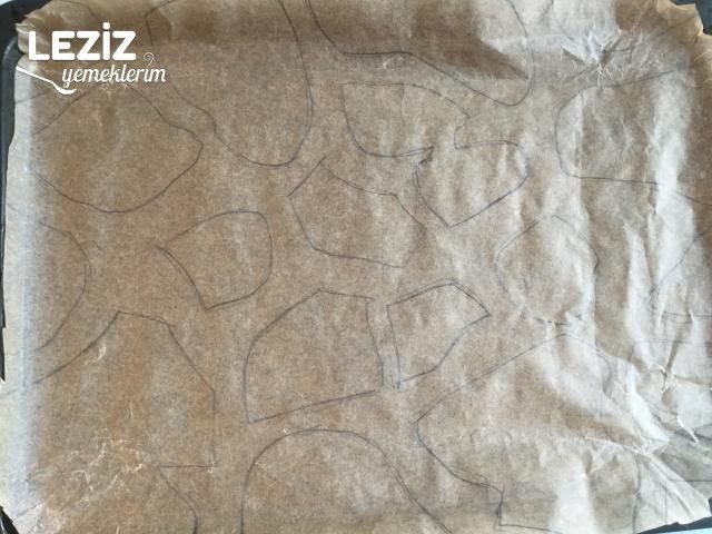 Zürafa Desenli Muzlu Rulo Pasta