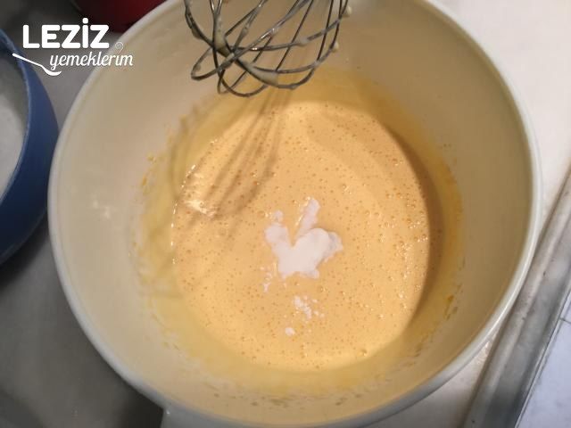 Zürafa Desenli Muzlu Rulo Pasta