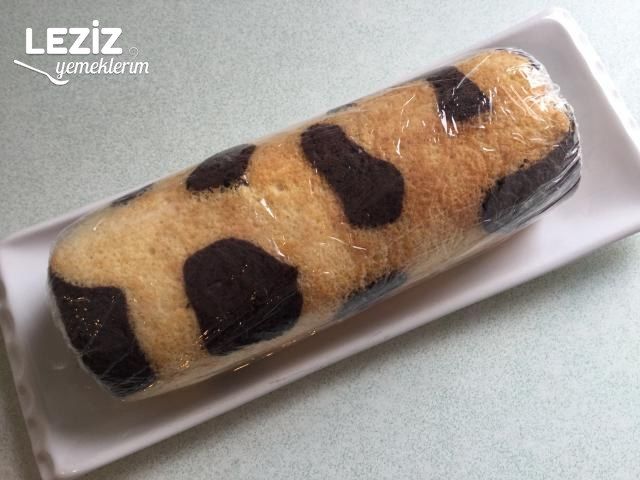 Zürafa Desenli Muzlu Rulo Pasta