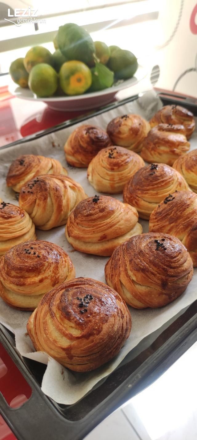 Yumuşacık Peynirli Poğaça Tarifi