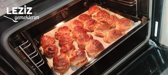 Yumuşacık Peynirli Poğaça Tarifi